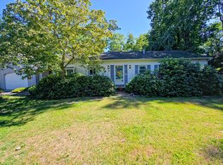15 Lakewood Dr, East Sandwich, MA 02537
