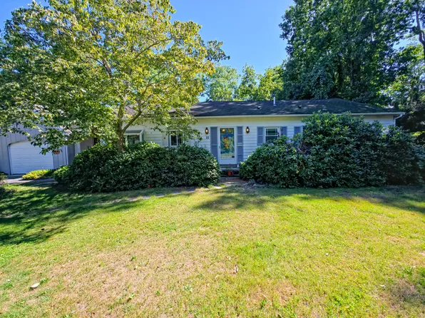 15 Lakewood Drive, East Sandwich, MA 02537