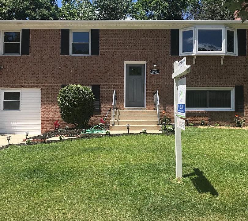 1st image of 4909 Woodford Ln