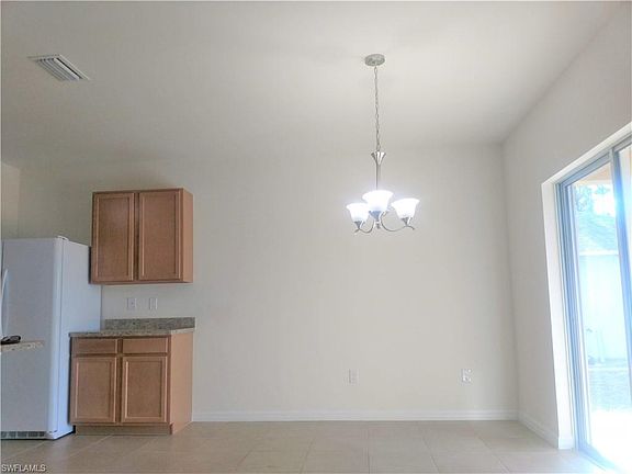4th image of 2443 31st Ave NE