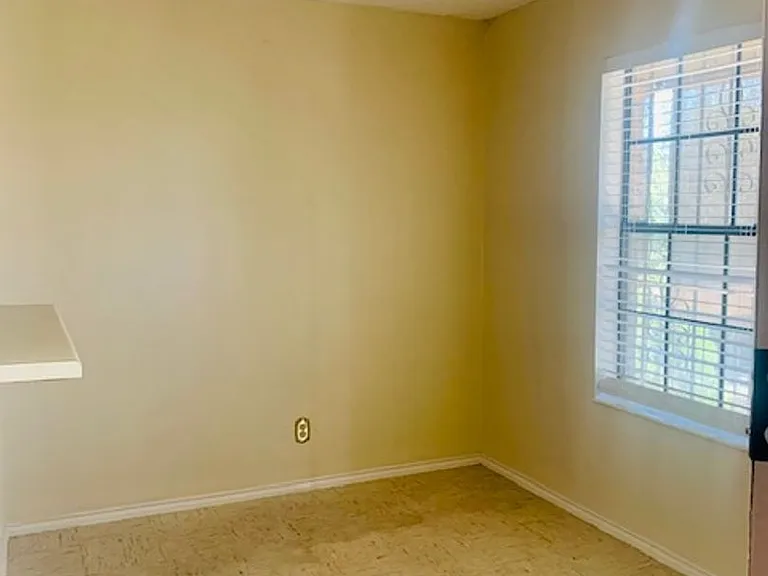 3103 E Price St — Photo 4