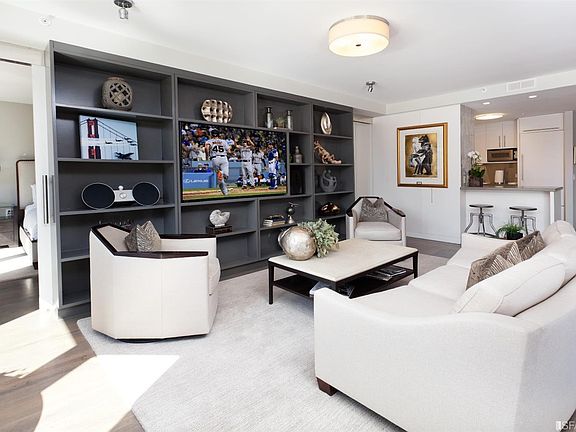 2nd image of 88 King St Unit 304