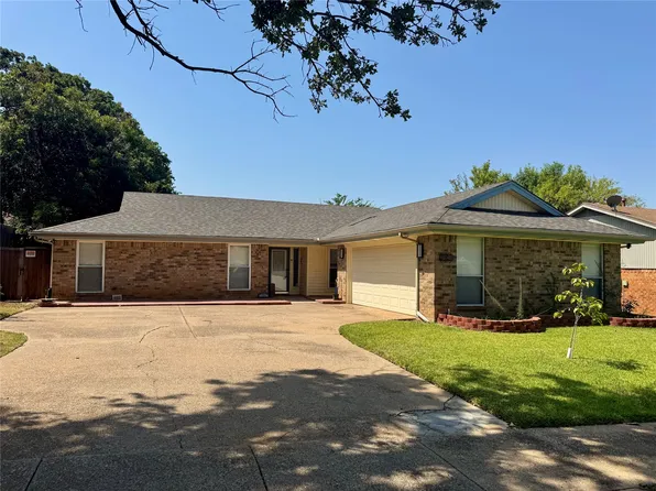3104 Sugar St, Bedford, TX 76021