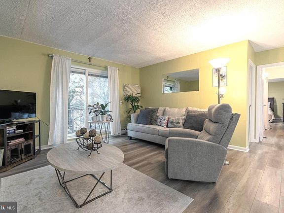 2nd image of 400 Glendale Rd #A-542