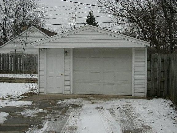 4th image of 593 Kansas Ave