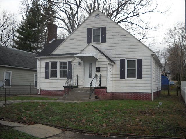 1st image of 627 Elm St