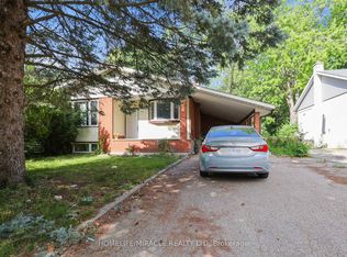 7 Cardill Cres, Waterloo, ON N2L3Y7