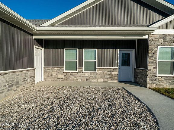 4th image of 775 Vine Dr