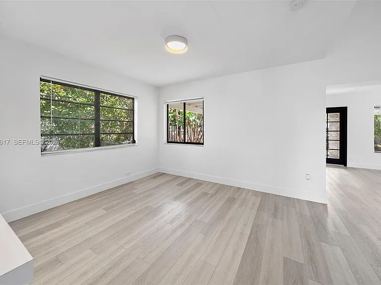 7525 Adventure Ave — Photo 13