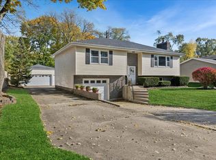 23565 N Park Rd, Lake Zurich, IL 60047