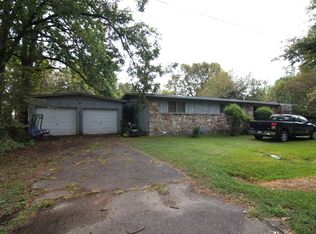 415 Dismukes St, Lonoke, AR 72086