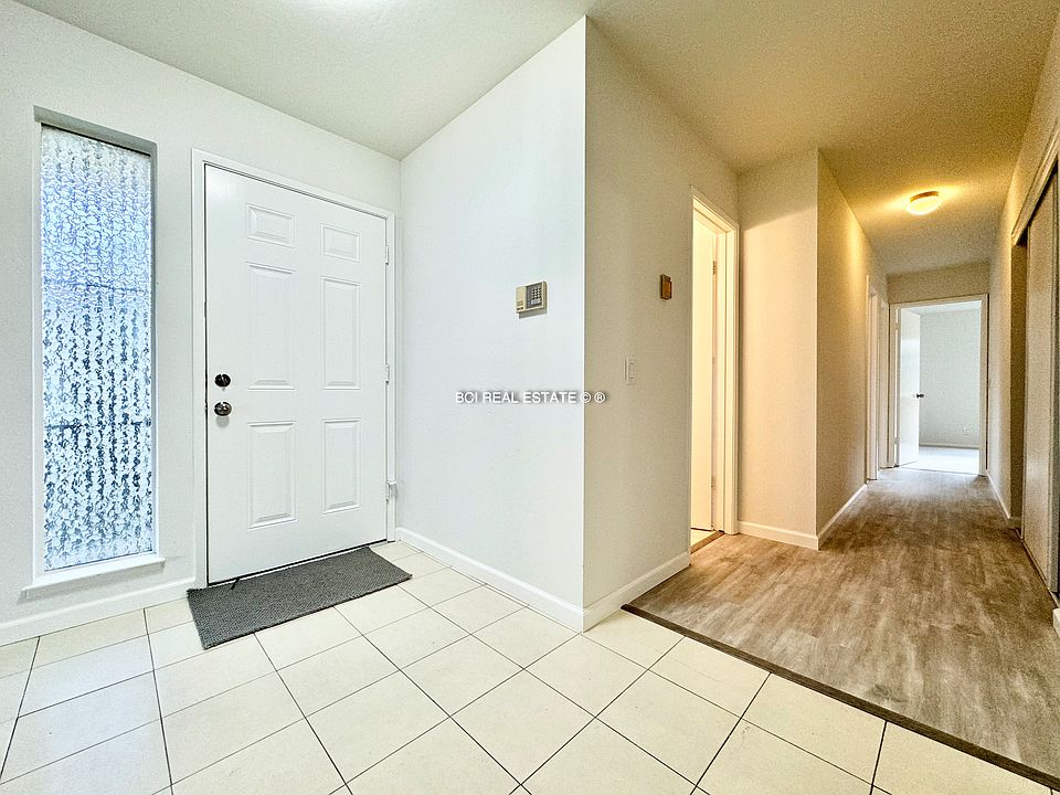 1st image of 158 Dennis Dr