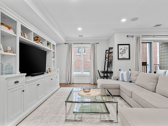 4th image of 10-14 Sydney St #3