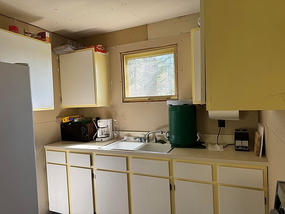 3rd image of 7121 Burns Rd