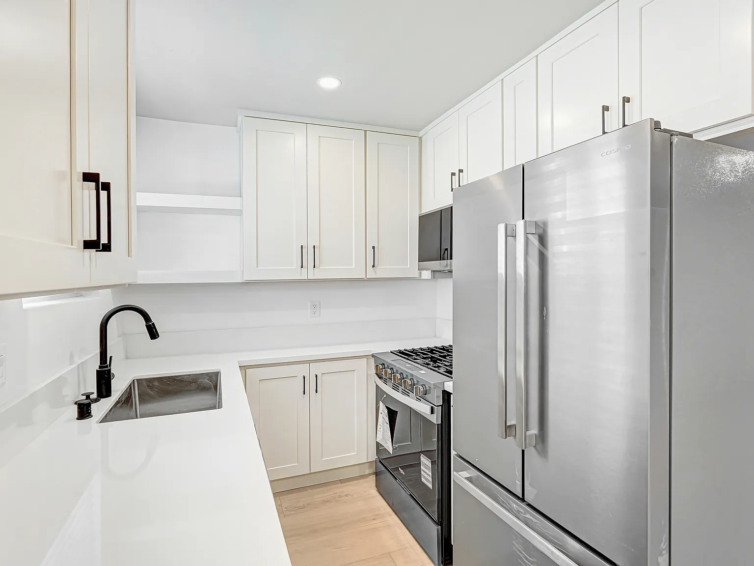 3 bed, 1100 sqft, $2,900 — Photo 2