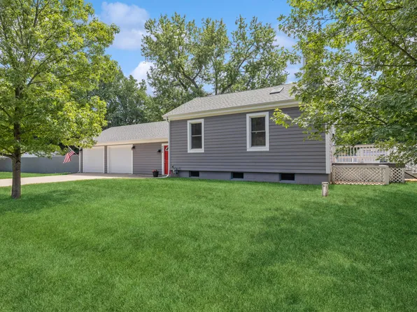 6476 Warren Woods Rd, Three Oaks, MI 49128