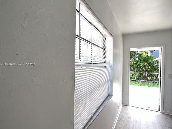 4th image of 255 SW 12th St #255