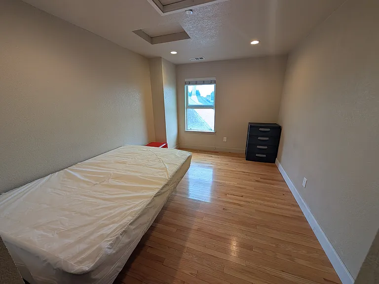 2504 Dana St #C — Photo 6