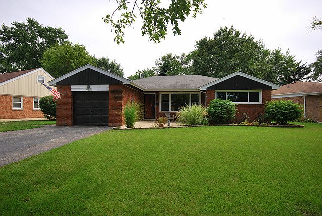 1st image of 4037 W Arnold Pl