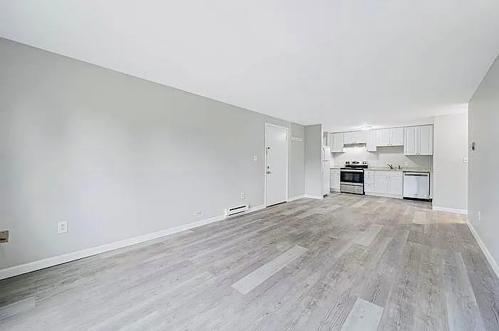 14 B Mayberry Dr #8 — Photo 2