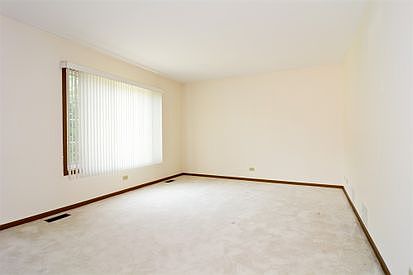 3rd image of 300 Starling Ct