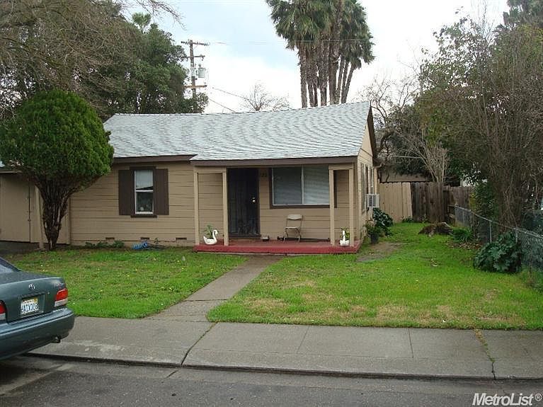 1st image of 2202 W Elmwood Ave
