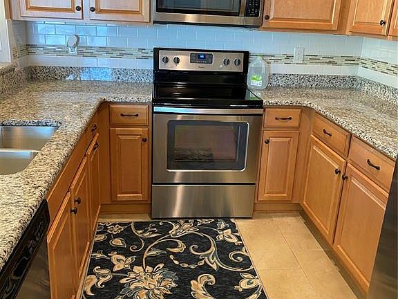 2nd image of 8923 Tuscany Isles Dr