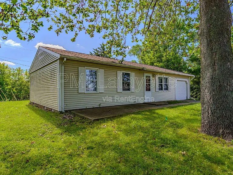 821 Julia Ln — Photo 3