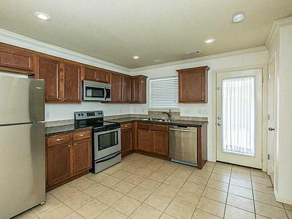 4th image of 4355 W Pecan St