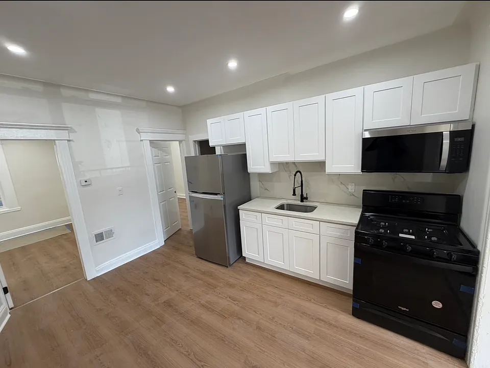 22 Stegman St #1