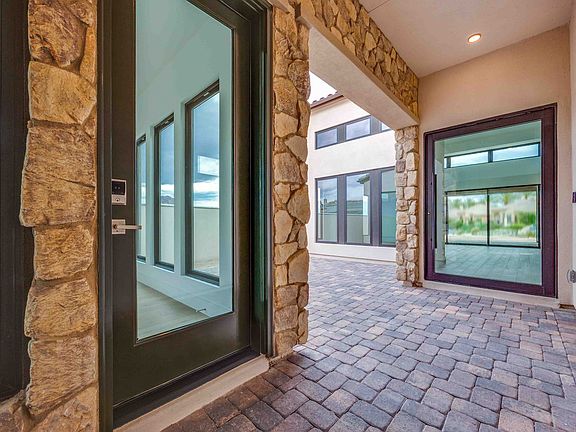 58 BELLISSIMA LAGO COURT