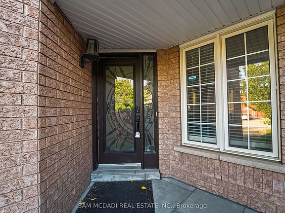 3rd image of 3191 Oakview Rd