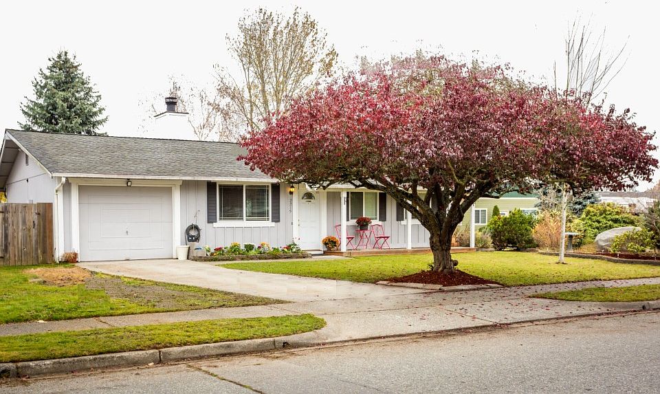 1st image of 2215 67th Ave NE