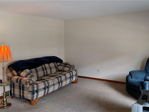 5th image of 307 Wimbledon Ct