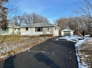 185 Greystone Ave N, Oakdale, MN 55128