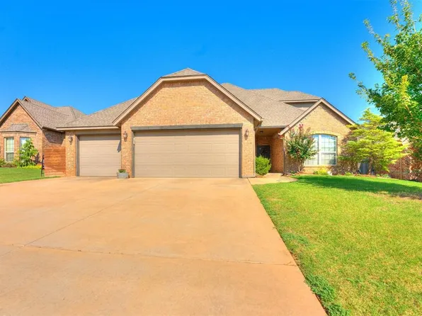 3812 Normandy Rd, Edmond, OK 73013