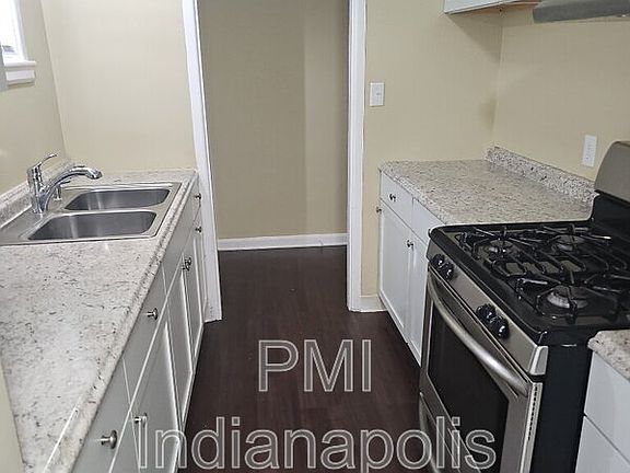 5th image of 3225 E 42nd St