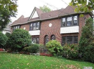 187 Roslyn Rd, Mineola, NY 11501