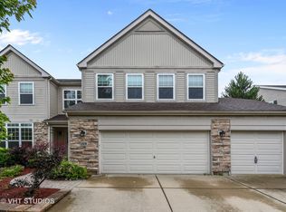 318 English Oak Ln, Streamwood, IL 60107