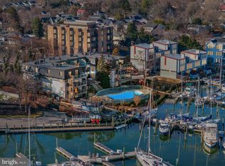301 Burnside St APT B102, Annapolis, MD 21403