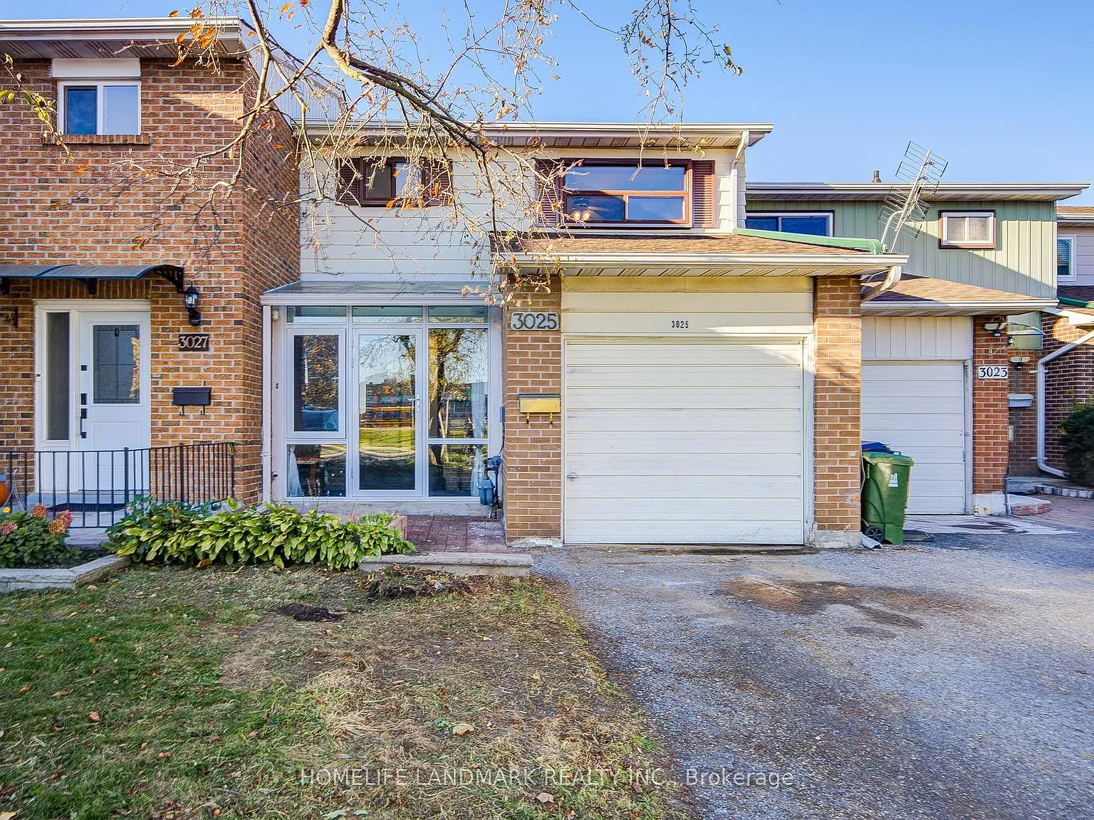4 bed, $2,900 — Photo 1