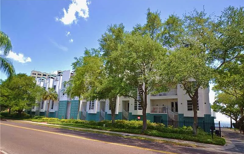 4950 Bayshore Blvd — Photo 1