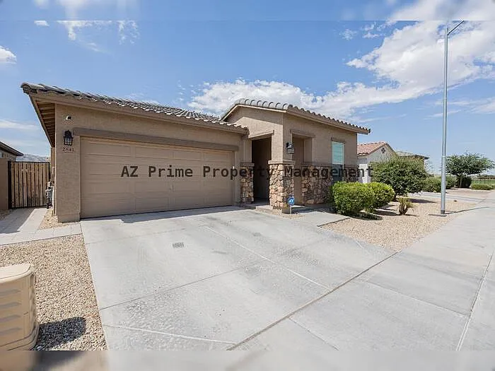 2841 W Apollo Rd — Photo 1
