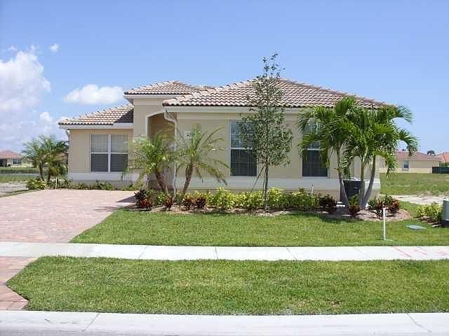 1st image of 4295 NW Oakbrook Cir
