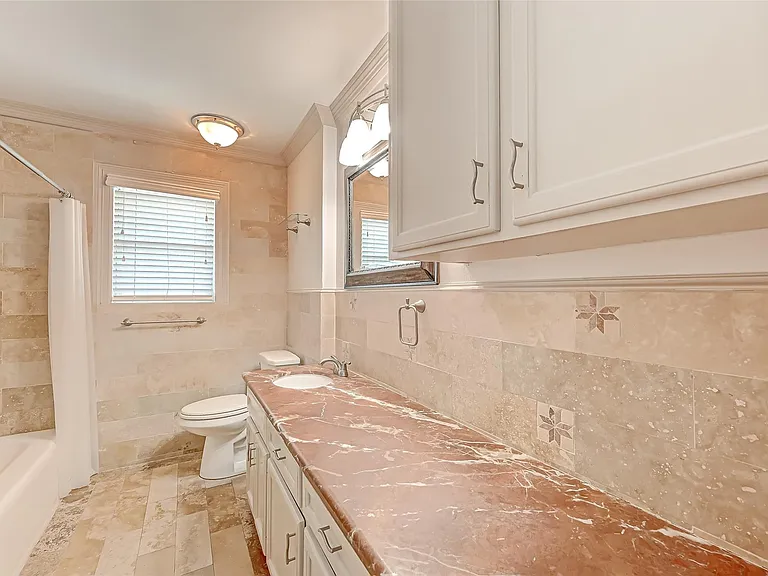 5611 Briarbend Dr — Photo 35