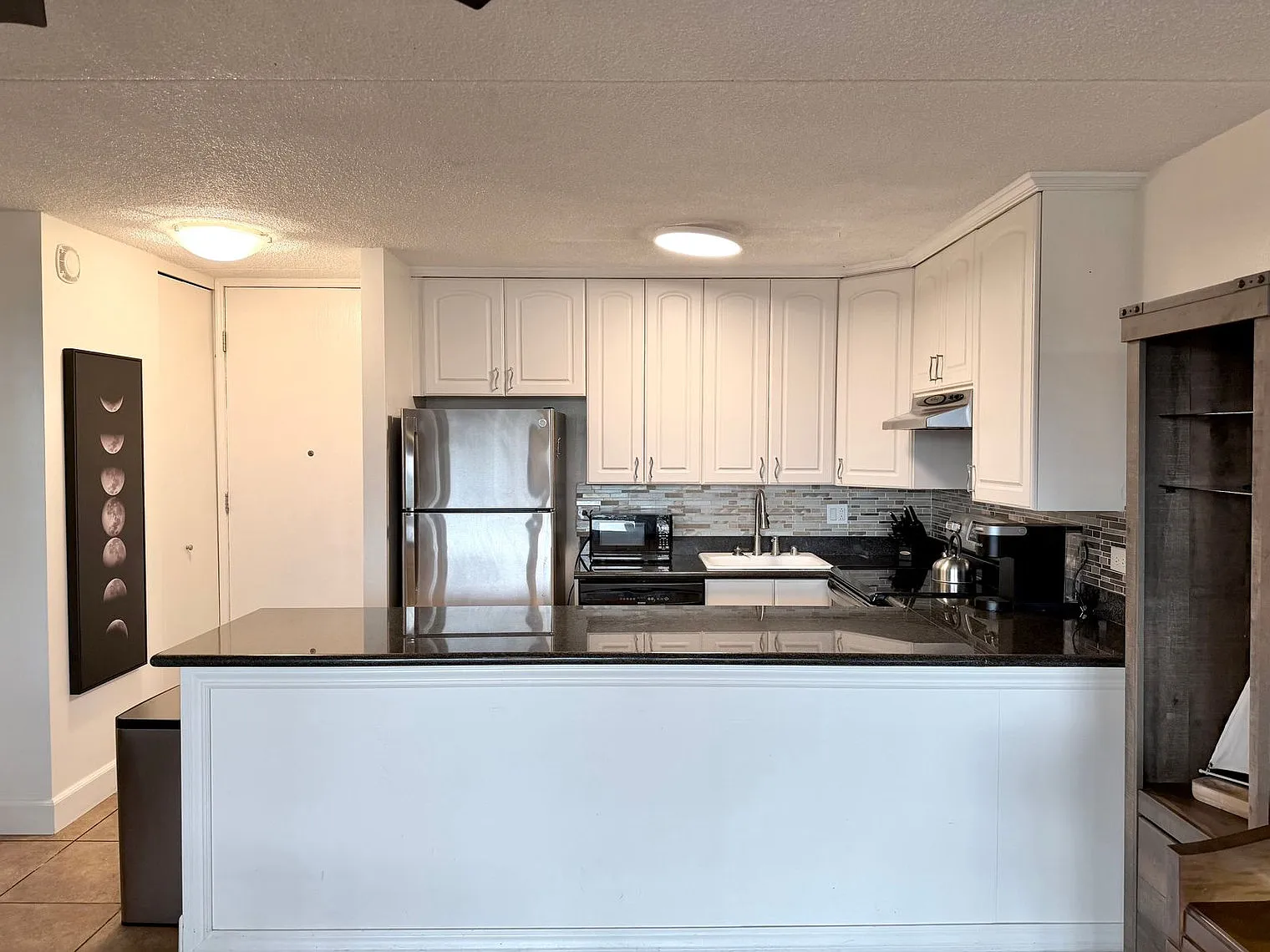 1 bed, 1.0 bath, 538 sqft, $3,588 — Photo 2