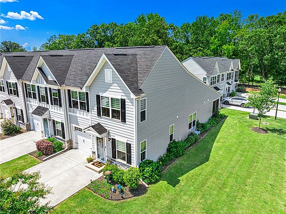 2nd image of 261 Scenic Rd