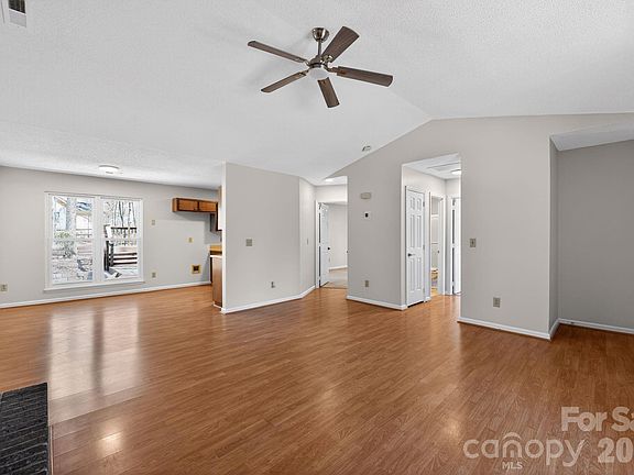 4th image of 100 Steuben Dr