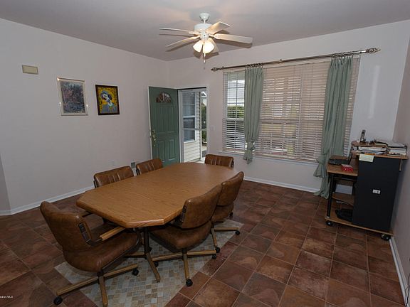 4th image of 28 Sunnybrook Ln