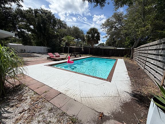 2nd image of 2226 Clematis St